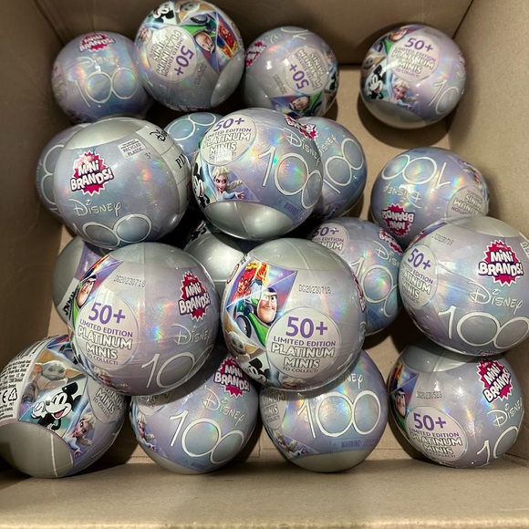 NEW 20 Mini Brands Disney 100 Platinum Capsule Limited Edition - Picture 2 of 7